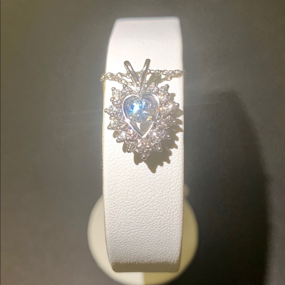 “HOST PICK” Vintage 14K White Gold Diamond Heart Necklace w/14K Chain - Picture 2 of 6